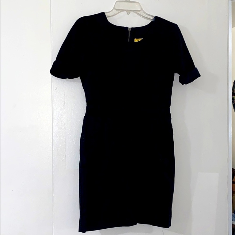 Vera Wang Short Business Casual Dress